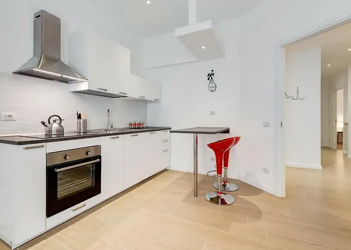 Lovely 3 Close Trastevere Station Apartment Rom